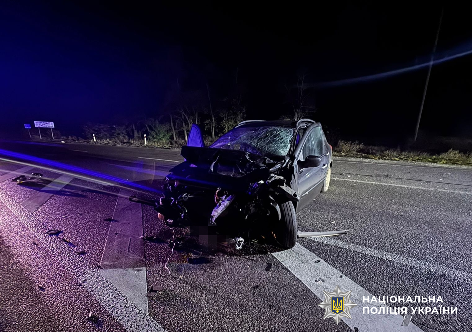 пошкоджений автомобіль на місці ДТП