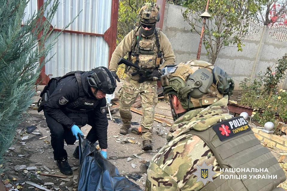 Поліцейські на місці обстрілу