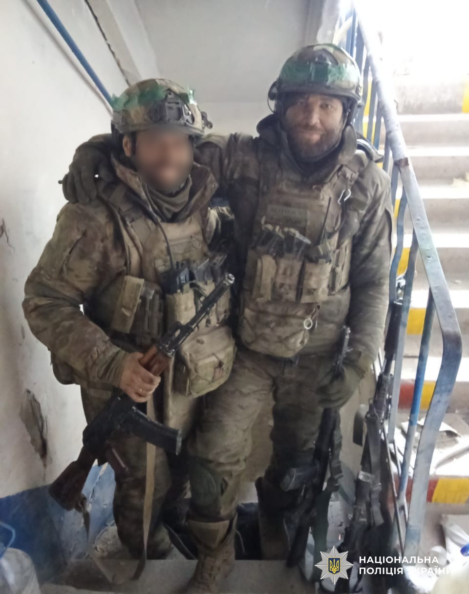 поліцейський Віктор Бойко з побратимом