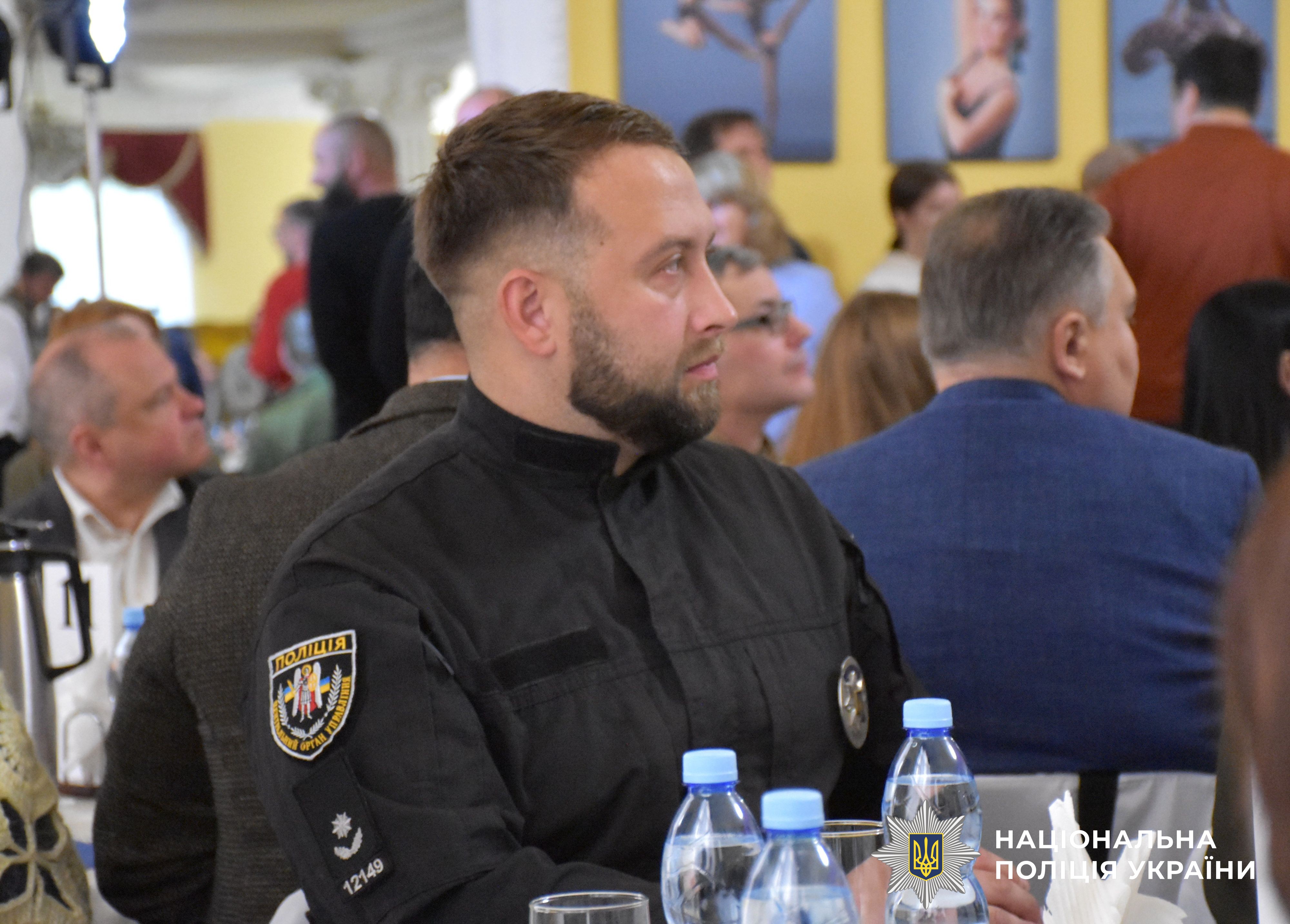 поліцейський-учасник молитовного сніданку