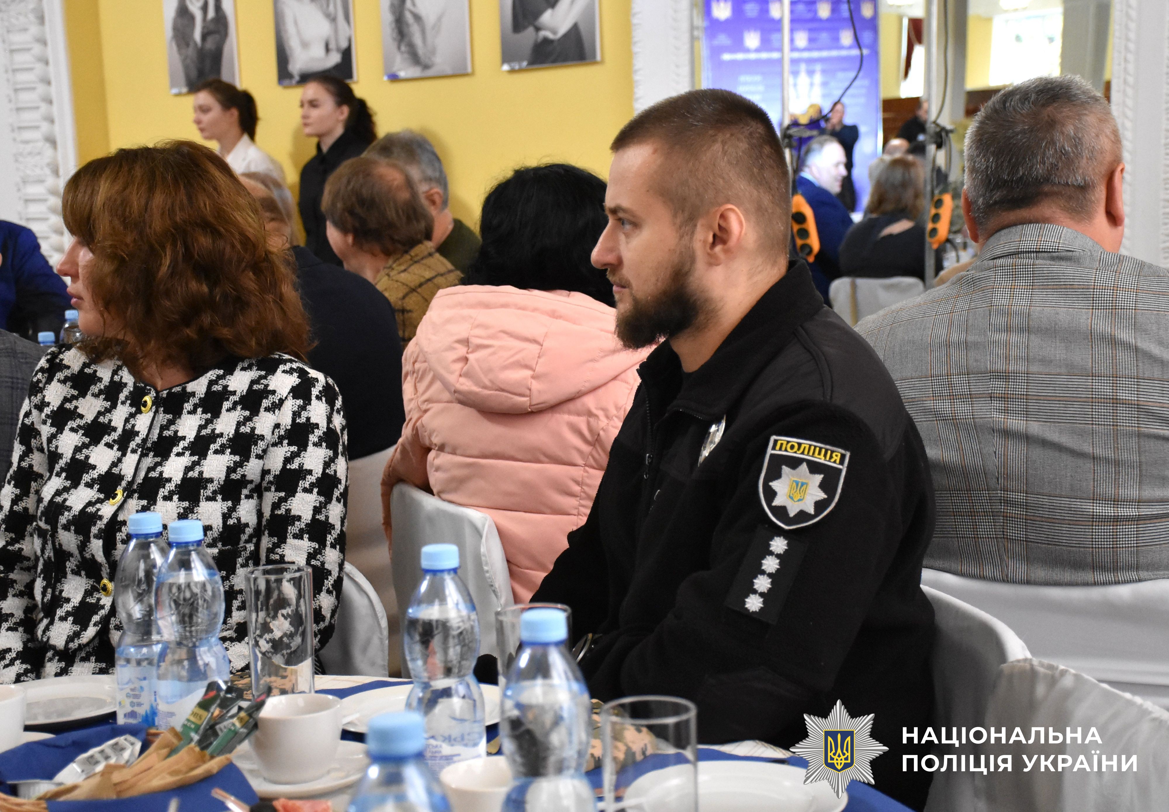 поліцейський-учасник молитовного сніданку