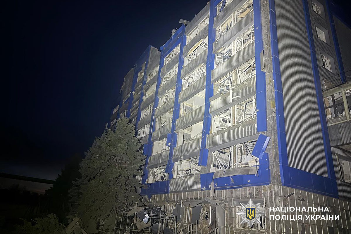 Зруйнована багатоповерхівка