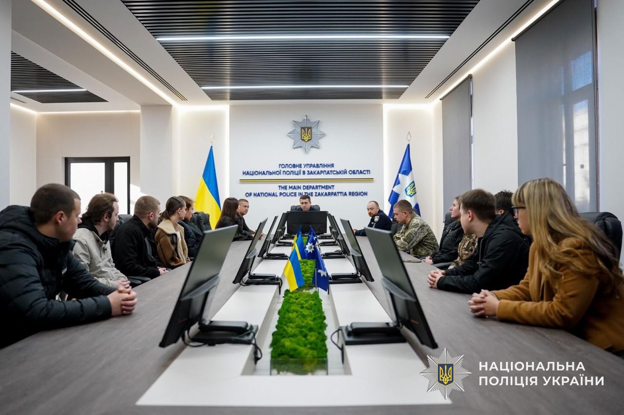 Керівник поліції Закарпаття зустрівся зі студентами УжНУ