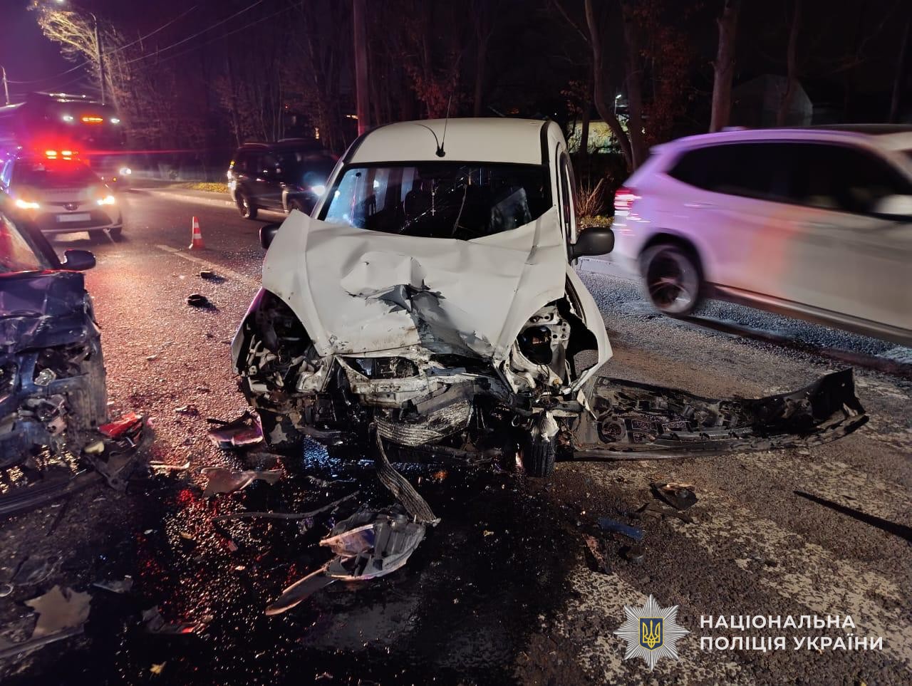 Троє травмованих внаслідок автозіткнення у Львові – поліцейські встановлюють обставини події