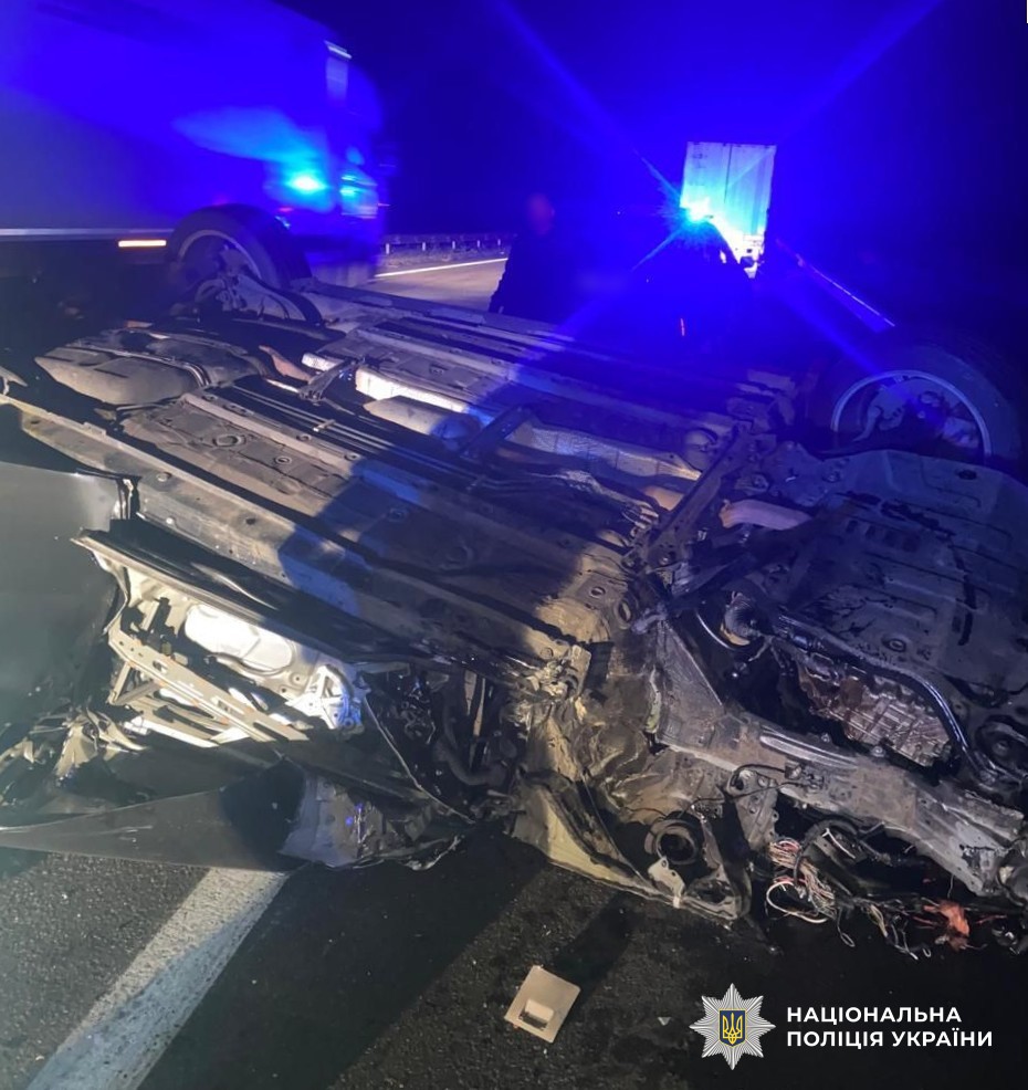 пошкоджений автомобіль