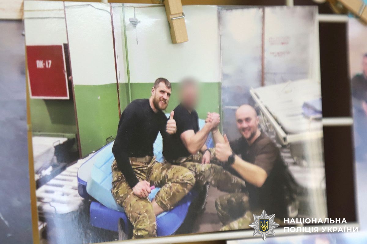 Напередодні Дня народження спецпризначенця учні ліцею № 33, де він навчався, рідні та колеги захисника зібралися, щоб віддати шану світлій пам’яті Героя. Хвилина мовчання, квіти біля меморіальної дошки в холі рідної школи, спогади, фото й відео — кожна деталь нагадувала про його мужність, шляхетність та незламний характер. Сьогодні мітинг-реквієм відбувся на Сабарівському кладовищі – на Алеї Слави, де похований Герой разом із своїми побратимами.

Майор поліції Богдан Щербань загинув у травні 2022 року в Запорізькій області під час ракетного обстрілу армією рф. Разом із побратимами він виконував бойові завдання у складі зведеного підрозділу Нацполіції «Сафарі». У 2014–2015 роках він брав участь в АТО, а в 22-му – у визволенні Ірпеня, Бучі й Гостомеля. Посмертно поліцейський нагороджений орденом «За мужність» III ступеня.

Богдан був щирою, справедливою людиною, відданим своєму обов’язку правоохоронцем, люблячим чоловіком і батьком. Він обожнював спорт і свою родину. У нього залишилися син Володимир та донька Еліна.

Кожен Герой – це цілий світ і, коли цей світ руйнується, він продовжує жити у нашій пам'яті, вдячності та в словах «не забудемо», бо пам'ять — це наша зброя проти забуття. Спецпризначинець назавжди у строю «небесного війська». Його життя — це подвиг, а найвища ціна, яку він заплатив за свободу України, — це наша вічна скорбота та незламна віра у Перемогу, яку він наближав.