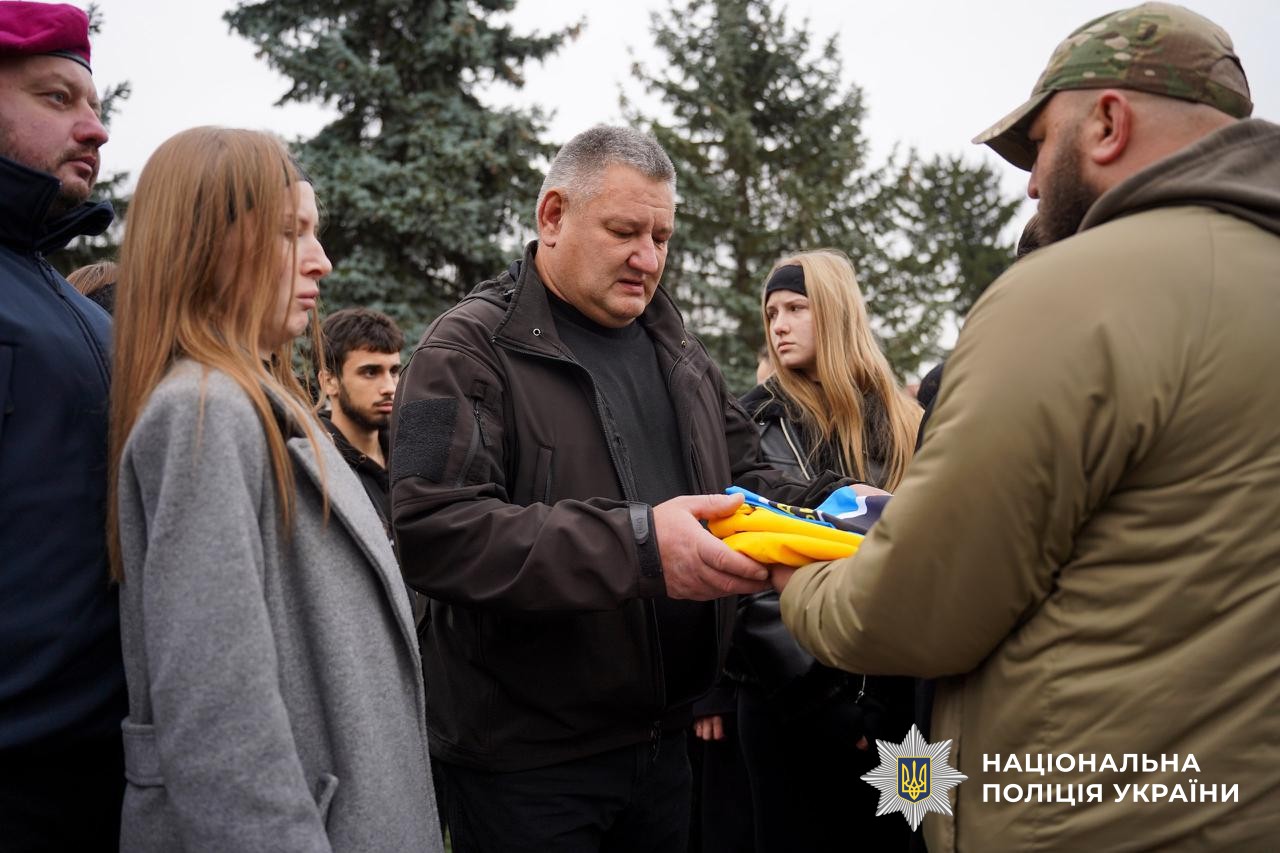 Прощання із загиблим поліцейським Юрієм Василиженком в Ужгороді.