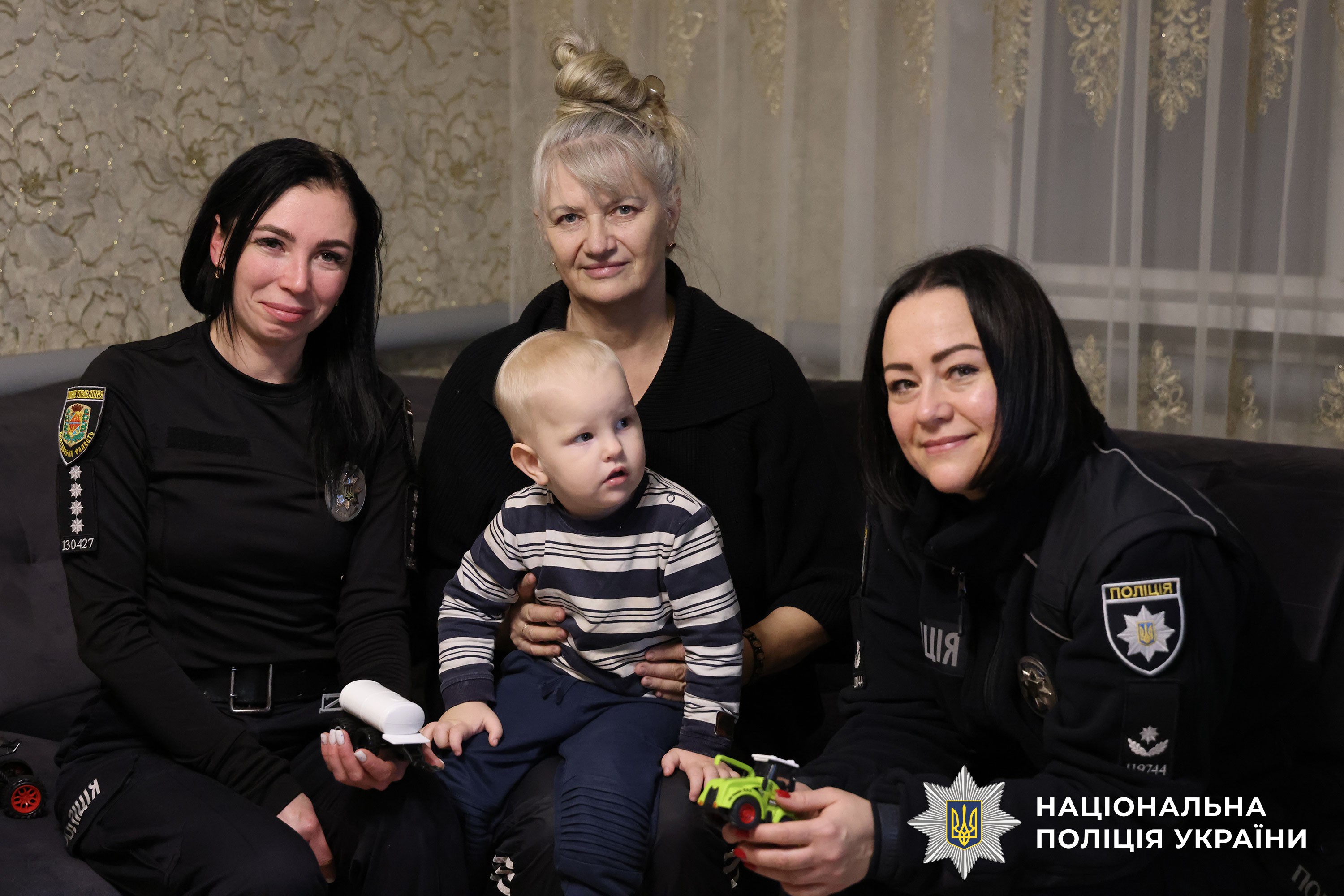 У День захисту дітей поліцейські Полтавщини відвідали родини загиблих і зниклих безвісти колег