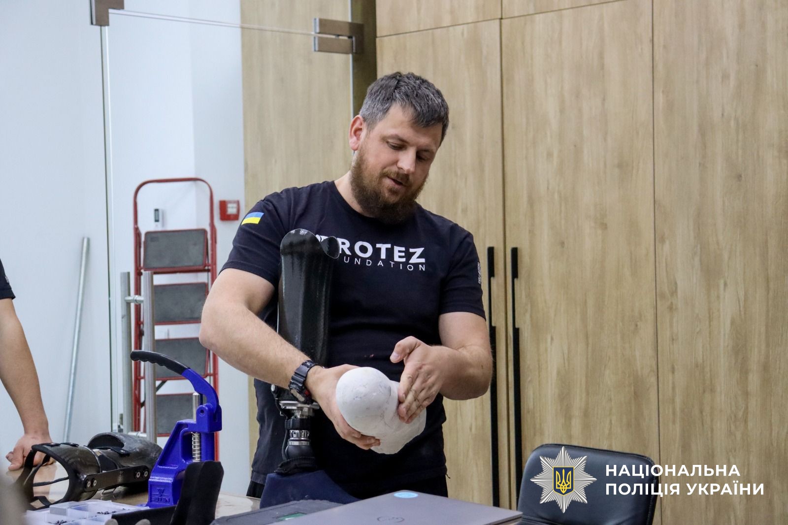 Співробітники ГУНП в Закарпатській області разом з ветеранами на базі «Protez Foundation» у місті Свалява