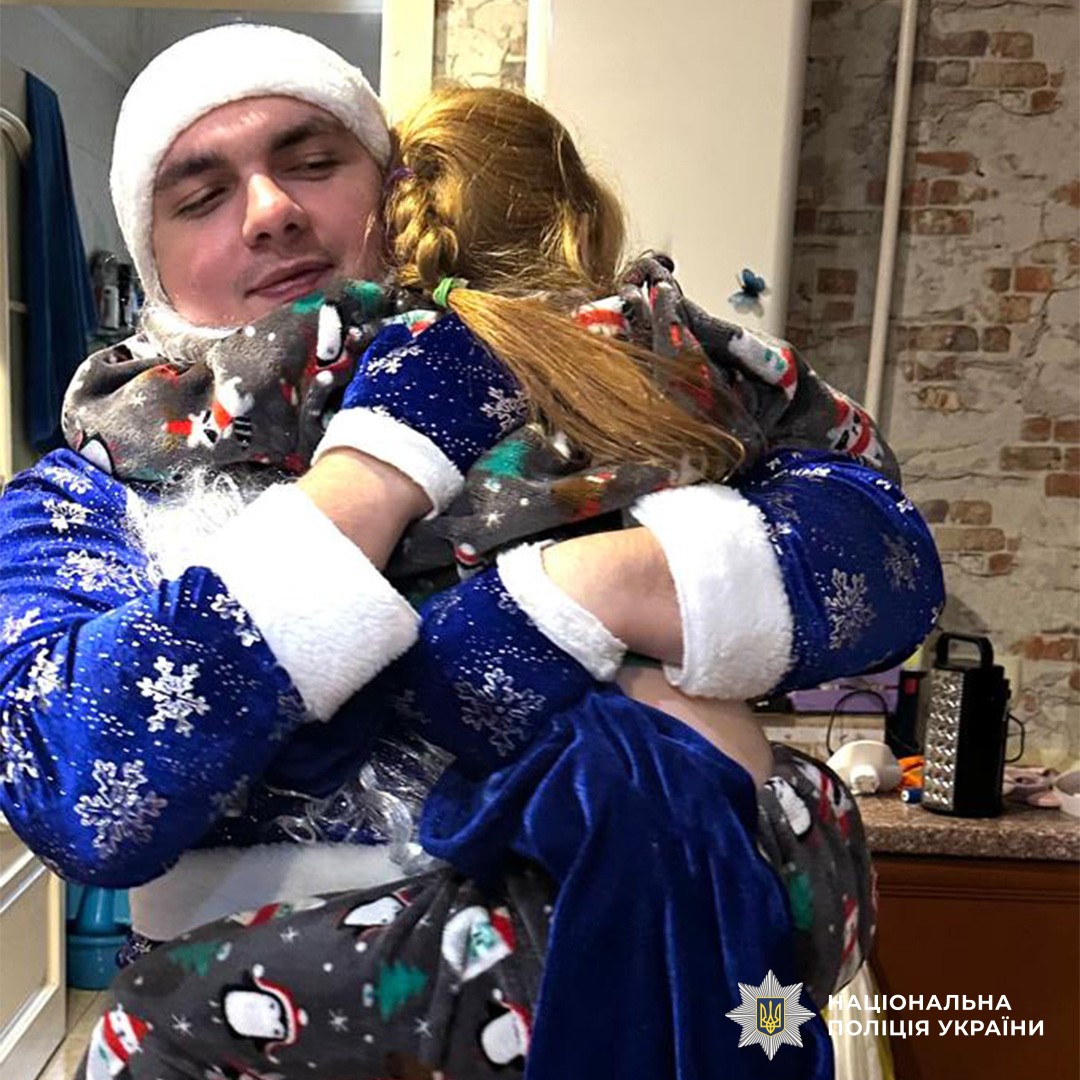 Обійми з Святим Миколаєм