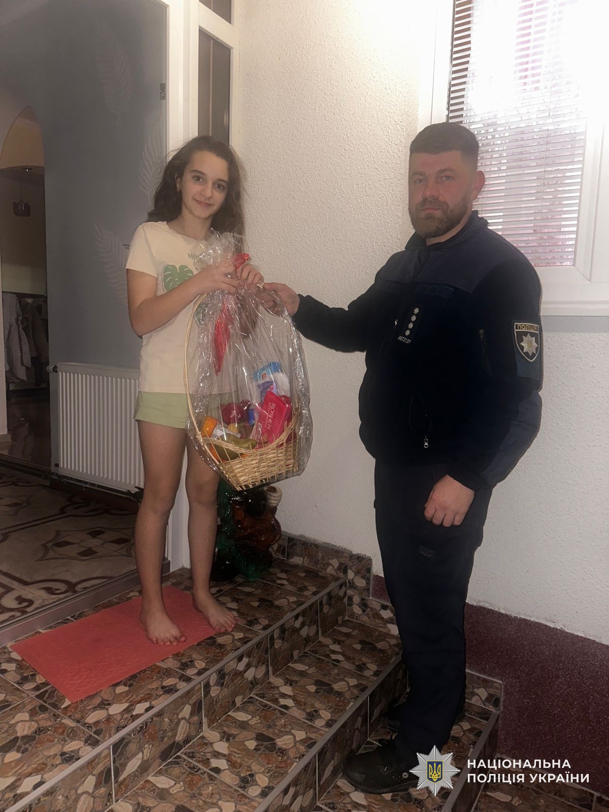 Поліцейські Закарпаття у День Святого Миколая навідали сім’ї бійців Стрілецького батальйону