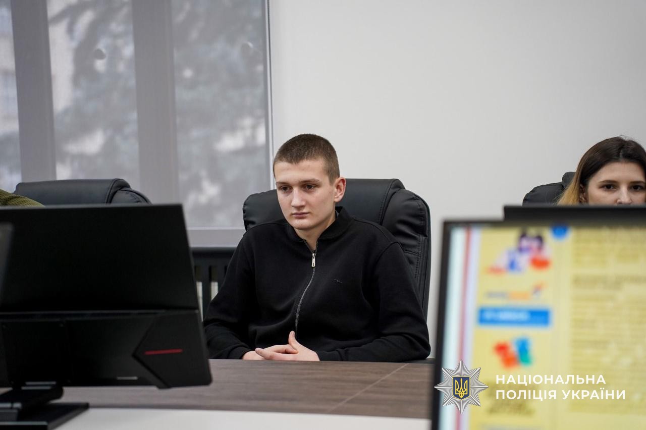 Андрій Шак - призер творчого конкурсу «16 днів — 16 кроків до світу без насильства»