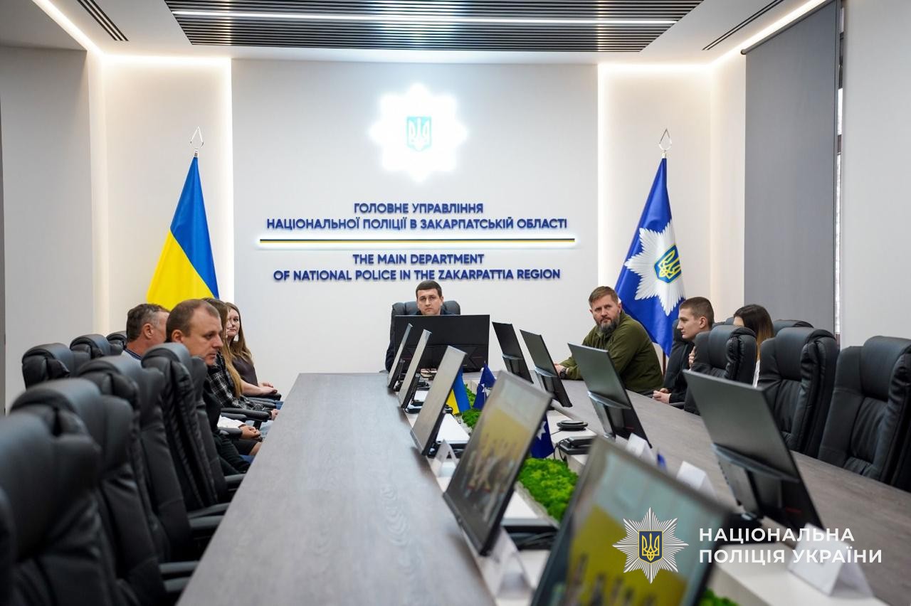 Нагородження переможців творчого конкурсу «16 днів — 16 кроків до світу без насильства»