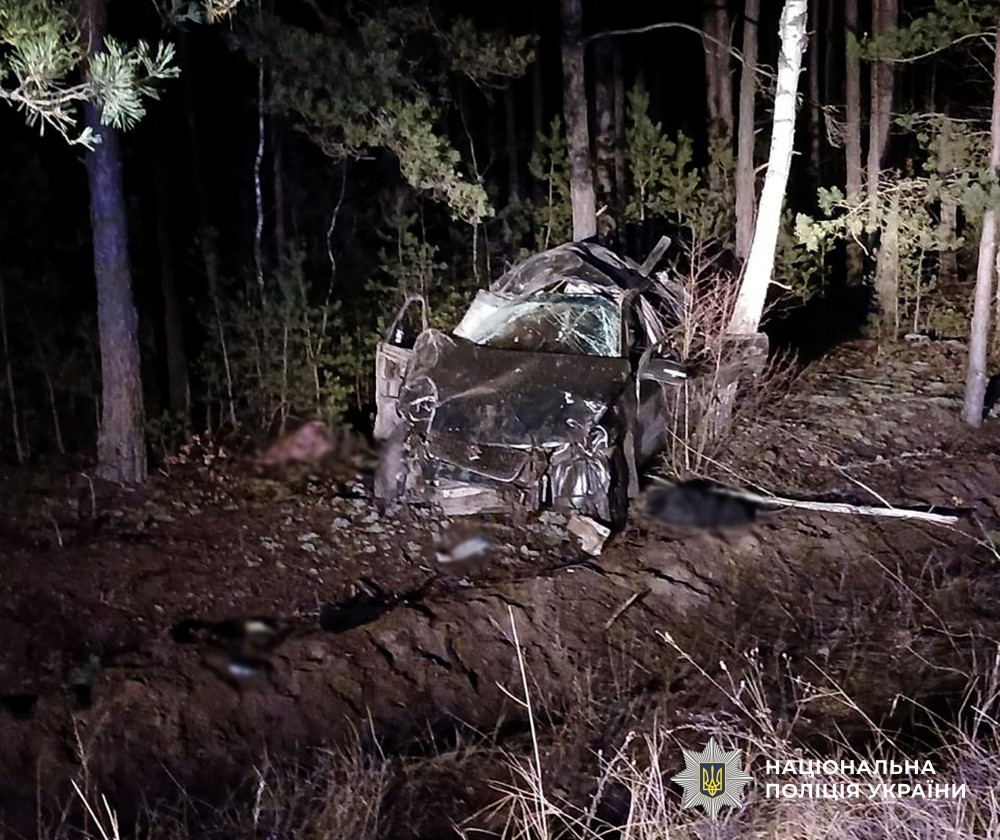 Авто у кюветі.