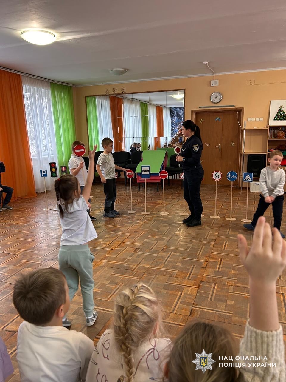 Тетяна Варга під час профілактичних заходів із дошкільнятами Ужгорода