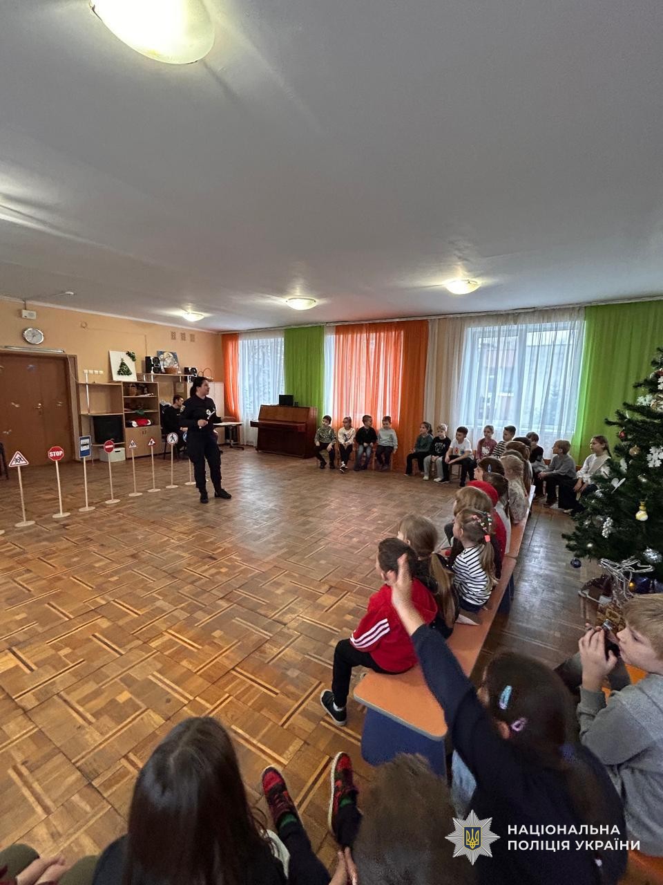 Тетяна Варга під час профілактичних заходів із дошкільнятами Ужгорода