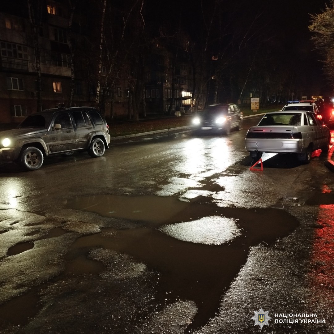 Поліцейські повідомили про підозру водійці, яка скоїла наїзд на пішохода на Чугуївщині