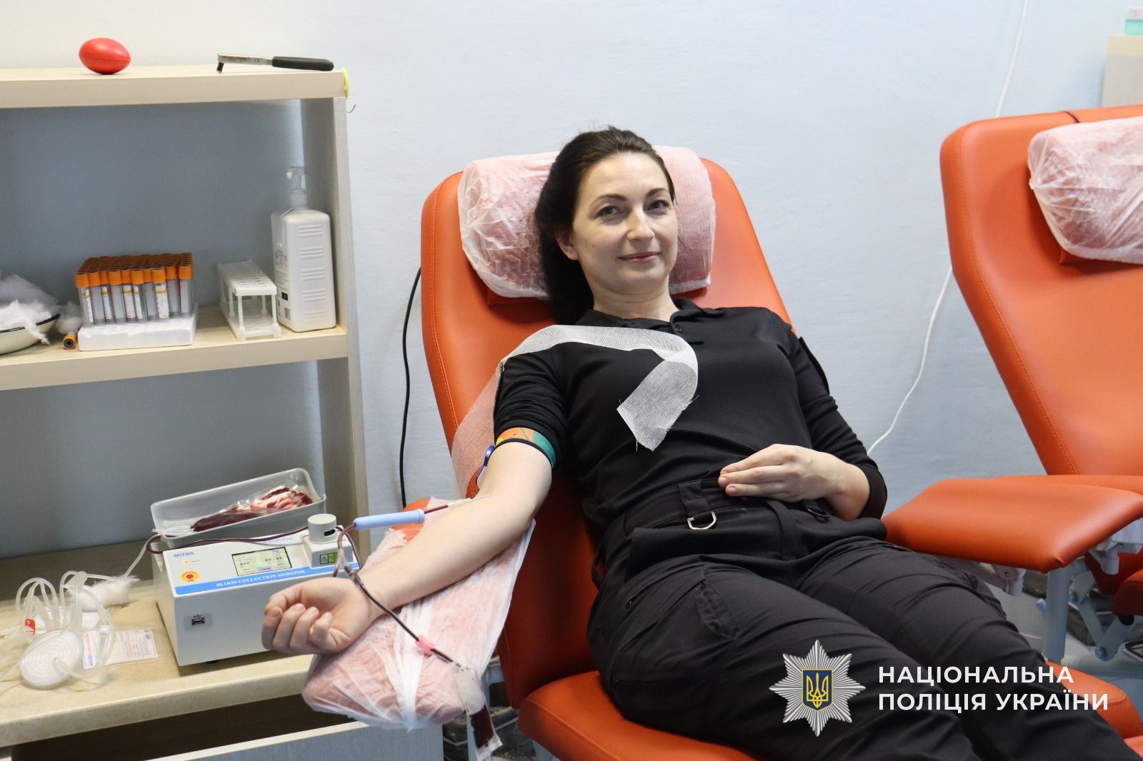 Поліцейська Закарпаття долучилася до благодійної акції з донорства крові