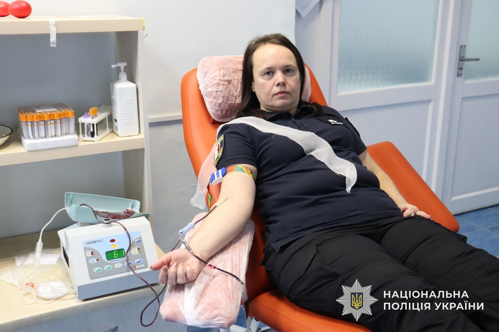 Поліцейська Закарпаття долучилася до благодійної акції з донорства крові