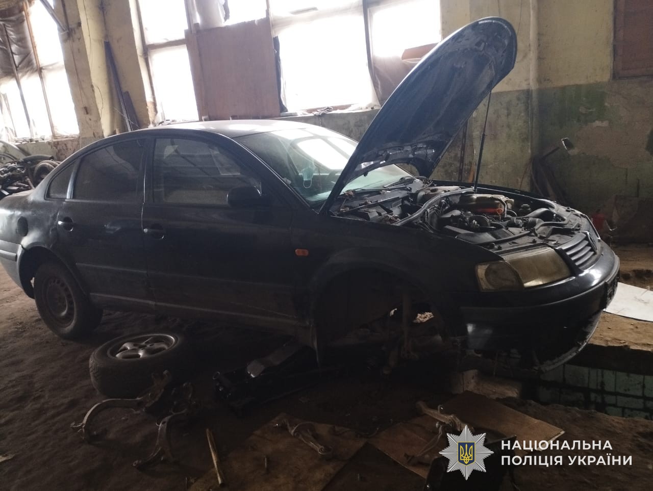 На Львівщині поліцейські викрили зловмисника, причетного до незаконного заволодіння автомобілем Volkswagen