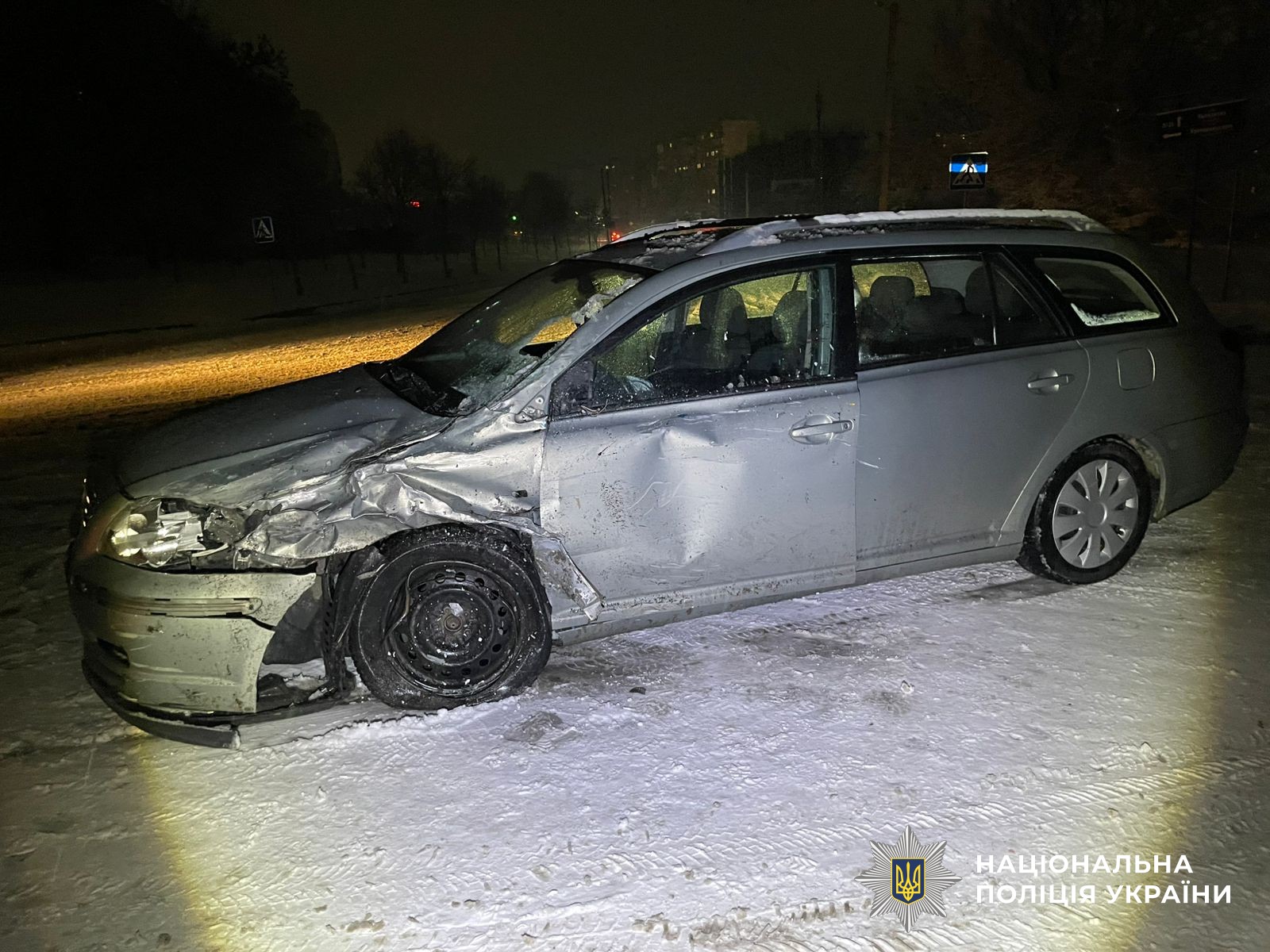 Пошкоджений автомобіль на місці ДТП