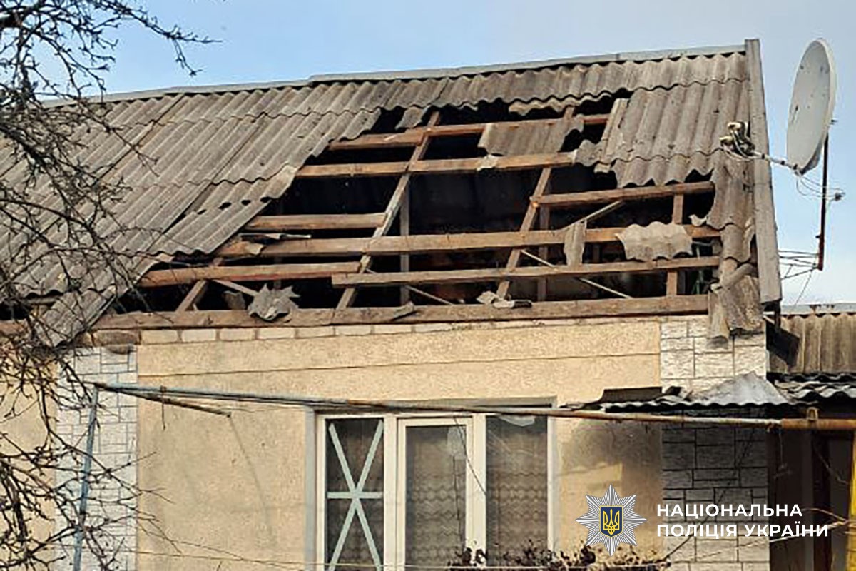 Пошкоджений дах будинку