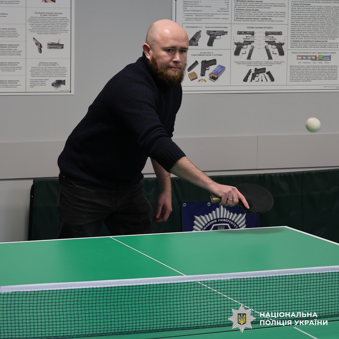 адаптивний спорт - гра в настільний теніс