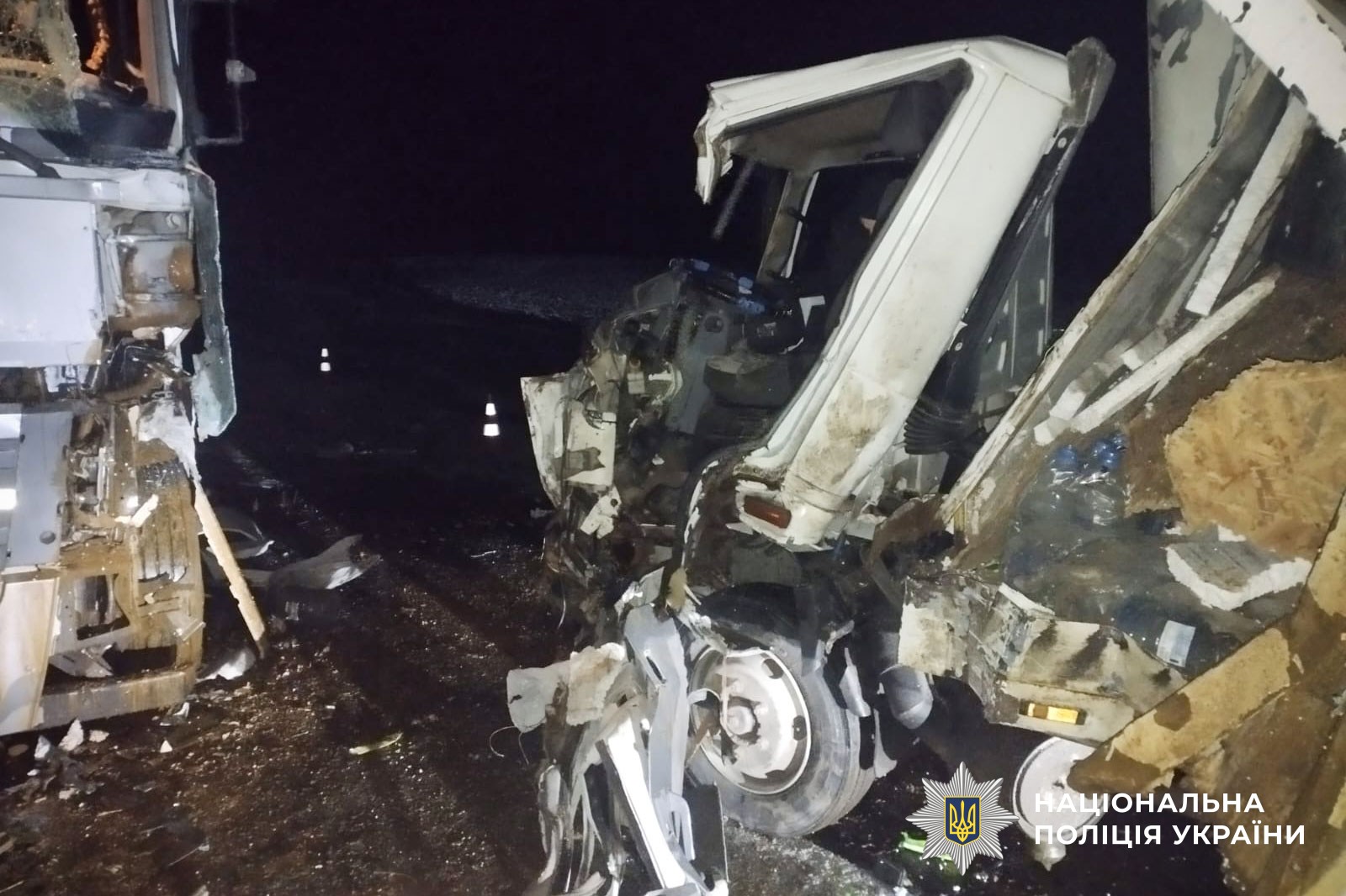 Поліція встановлює обставини ДТП за участю двох вантажівок у Кременчуцькому районі