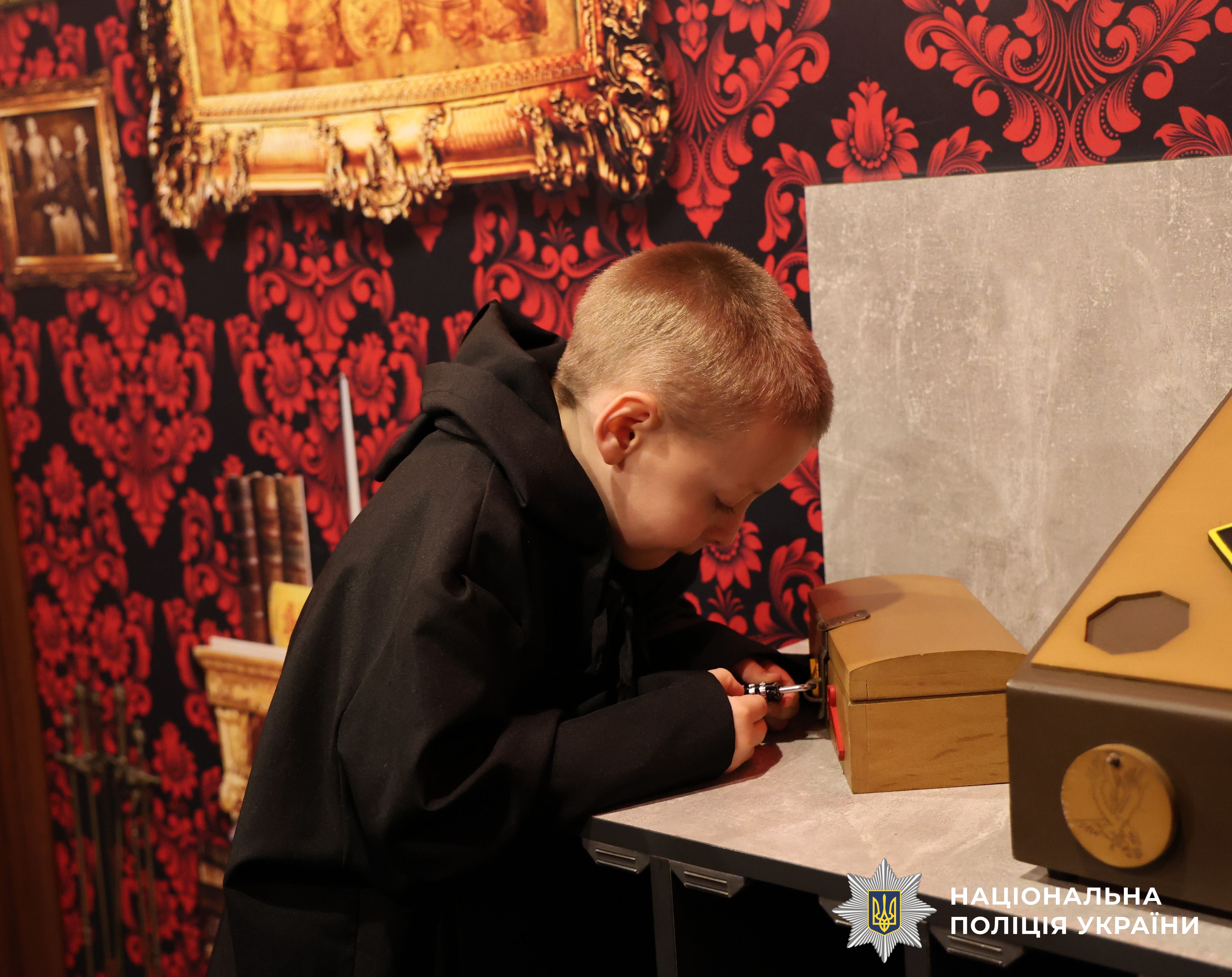 Хлопчик на заході