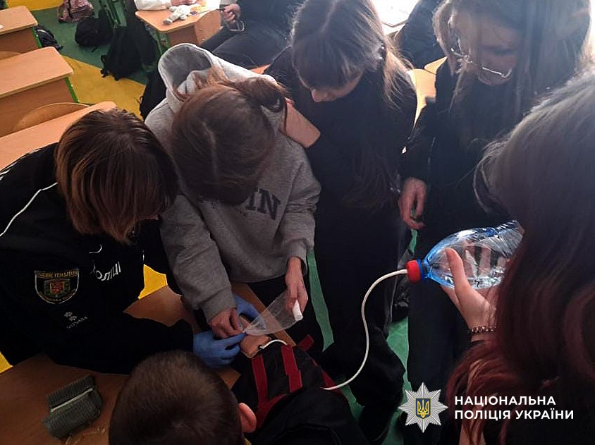 Діти практикують вивчений матеріал