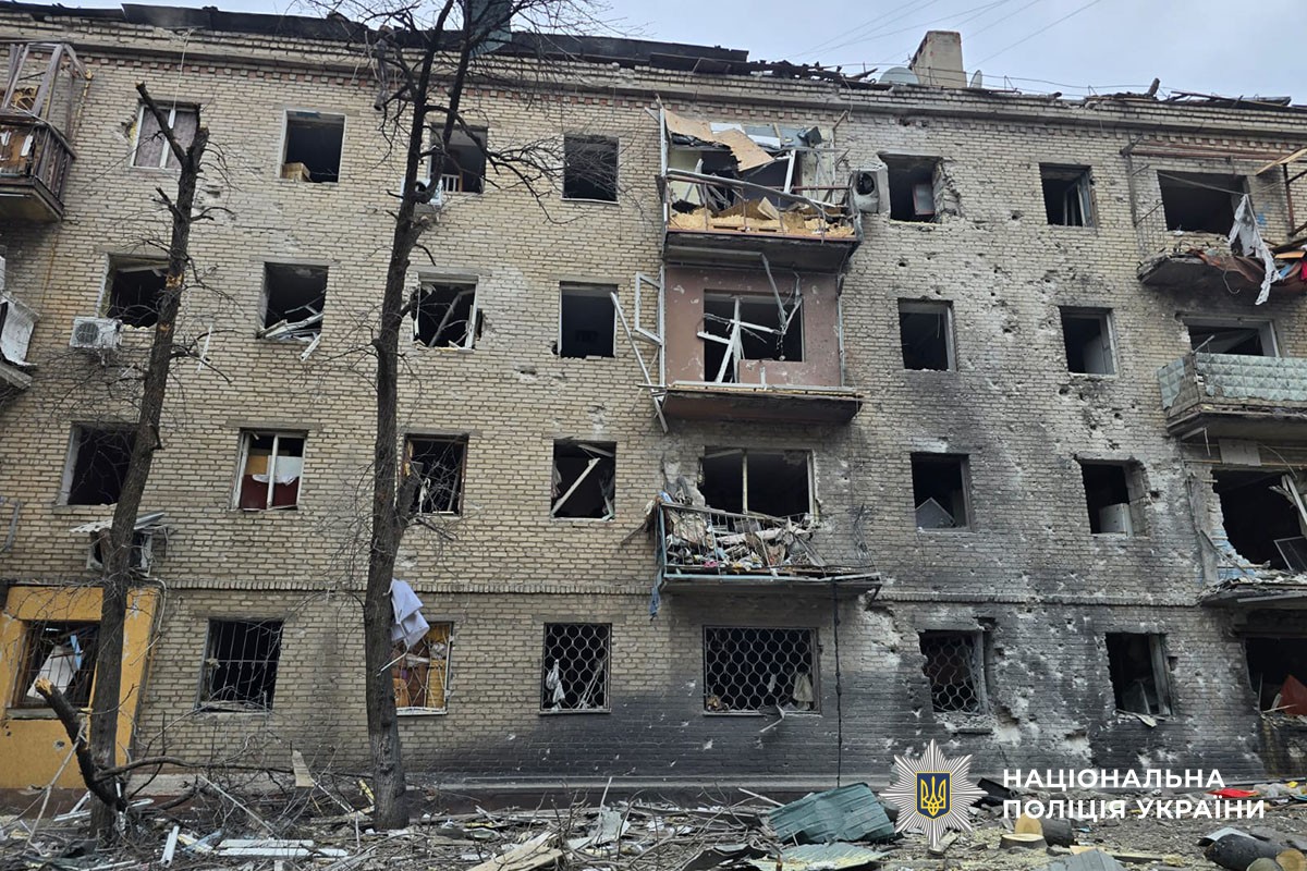 Пошкоджена багатоповерхівка