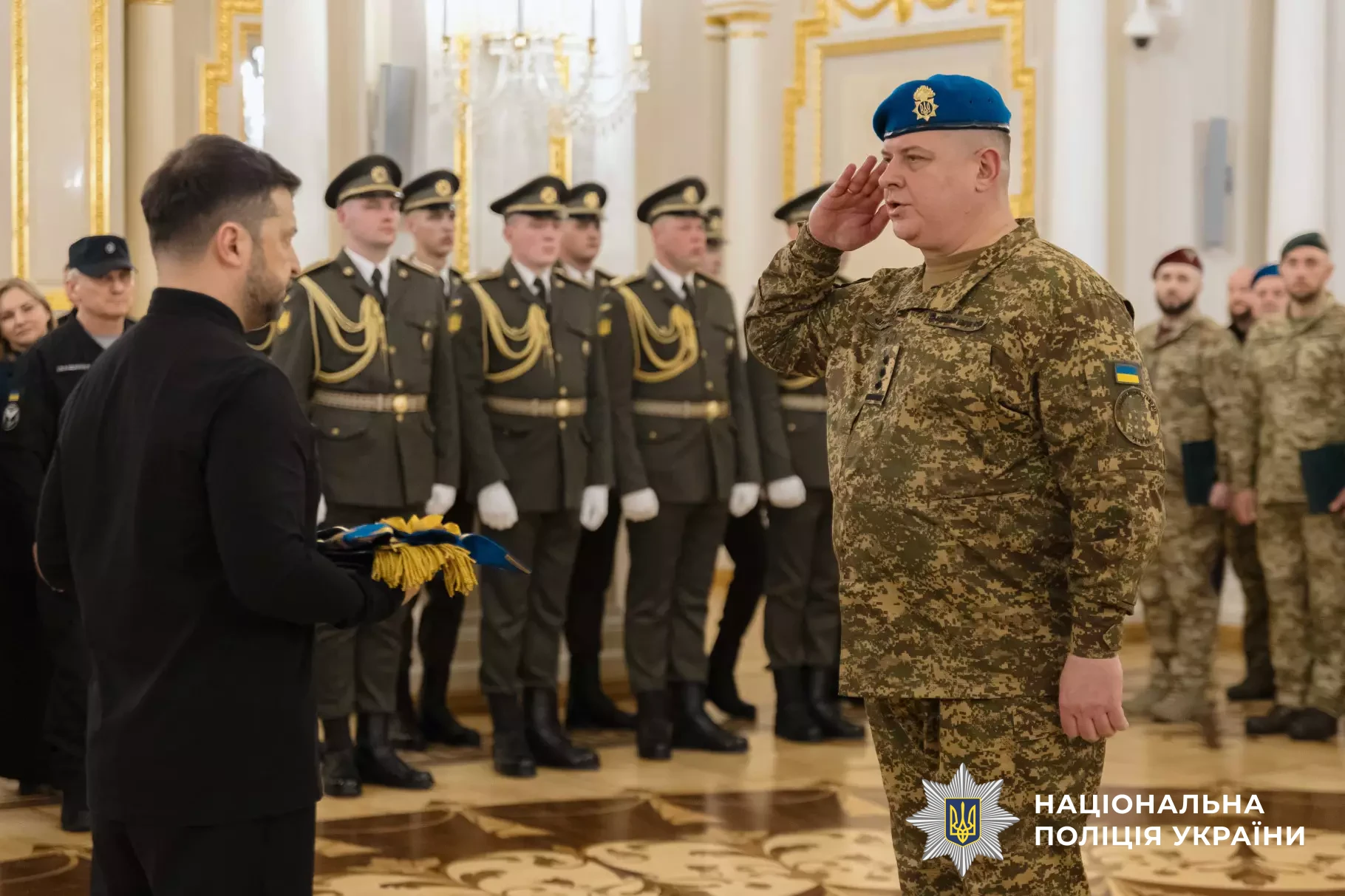 Володимир Зеленський відзначив державними нагородами бійців системи МВС та вручив відзнаки родинам полеглих Героїв