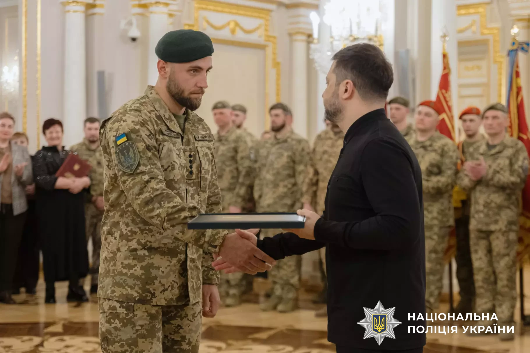 Володимир Зеленський відзначив державними нагородами бійців системи МВС та вручив відзнаки родинам полеглих Героїв