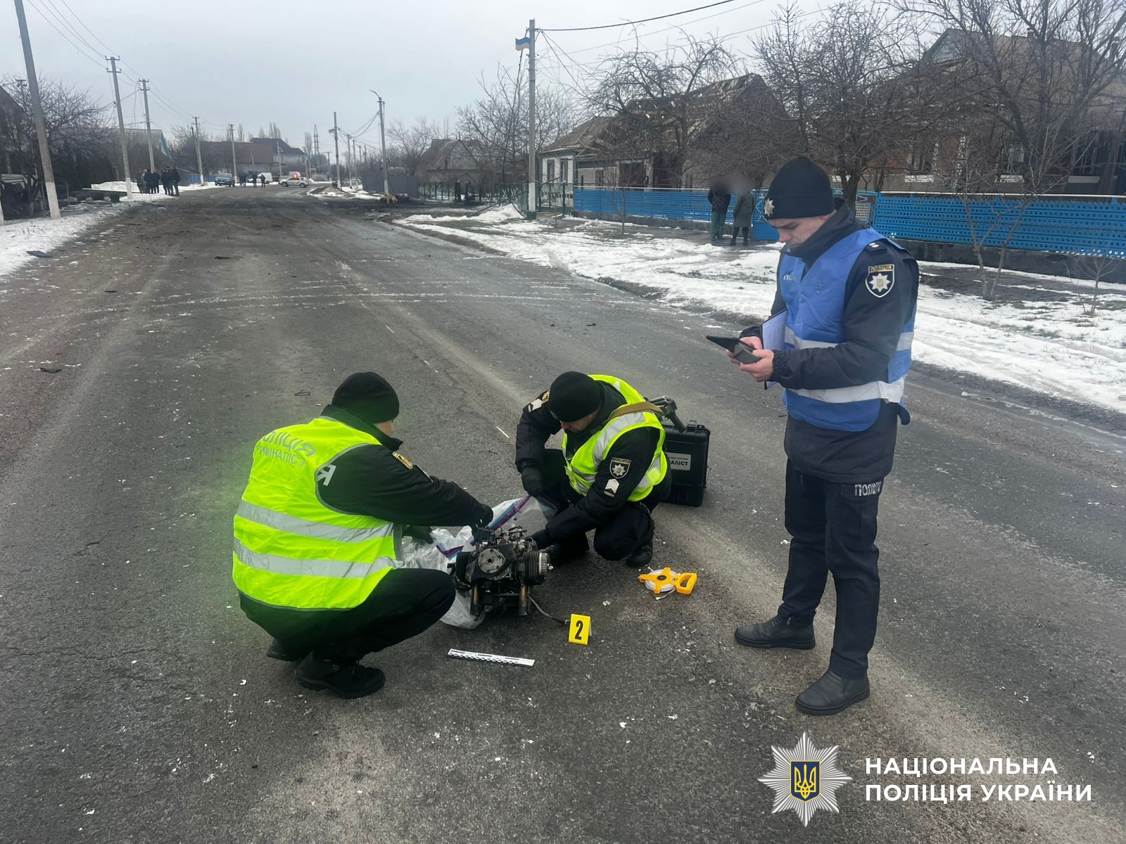 поліцейські документують наслідки ворожих обстрілів