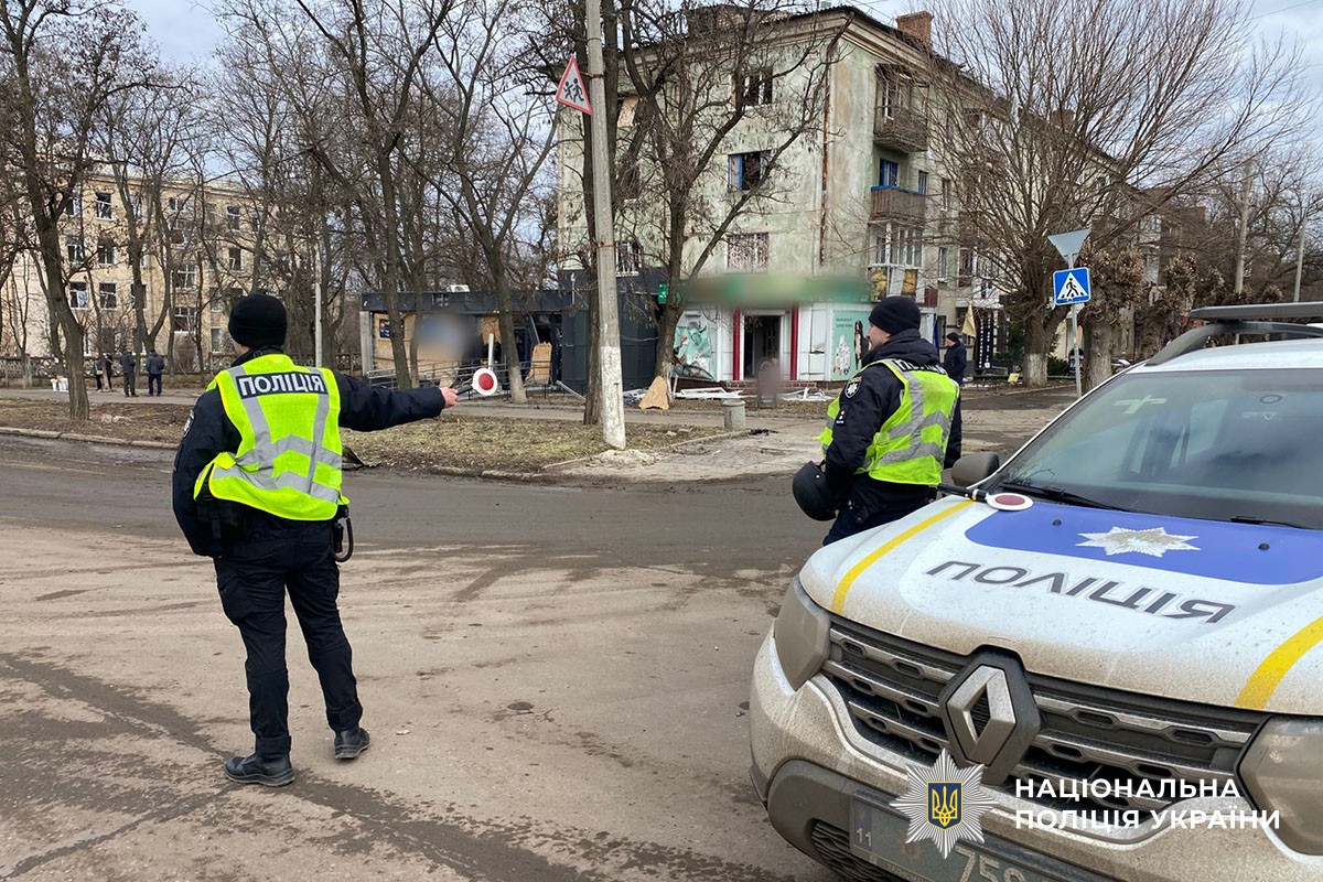 Поліцейські на місці обстрілу