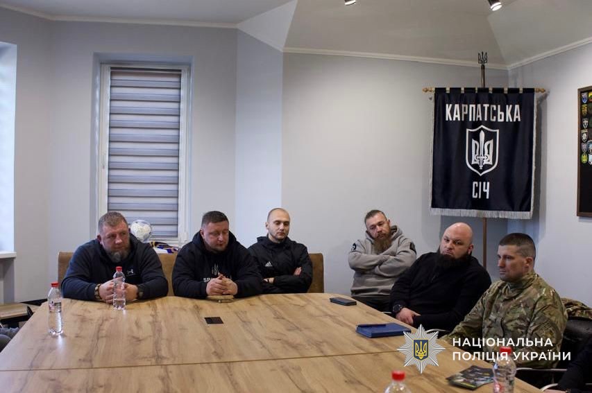 Поліцейські Закарпаття проводять зустрічі з ветеранами, військовими та їхніми родинами