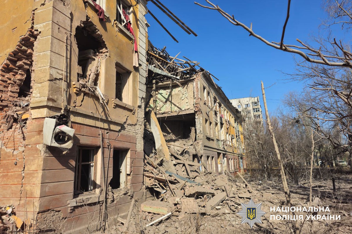 Зруйнована багатоповерхівка