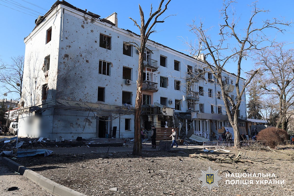 Пошкоджена багатоповерхівка