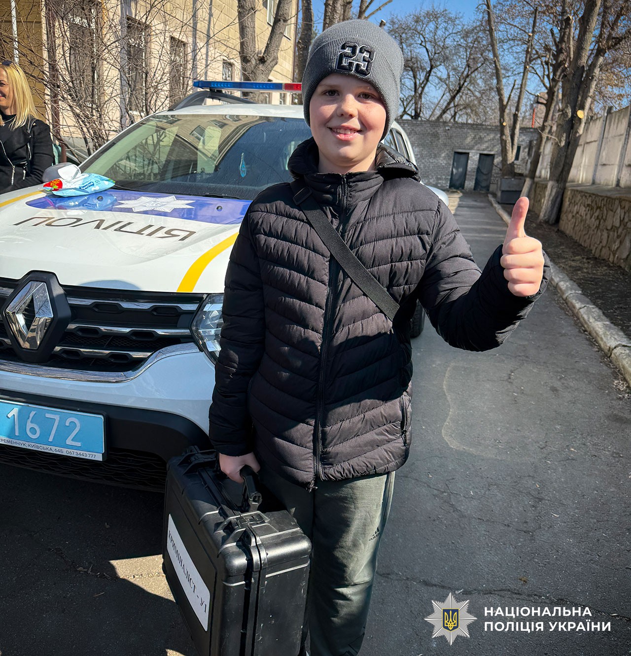 Канікули з користю: у Кременчуці школярів навчали правил безпечної поведінки та знайомили з професією поліцейського