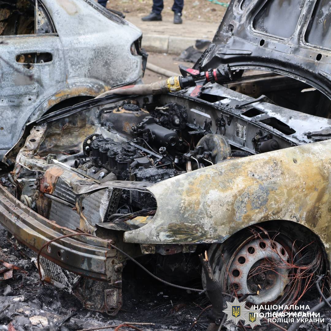 Дев’ятеро людей постраждали внаслідок ворожого удару по Харкову, серед них - дитина: поліцейські працюють на місцях влучань