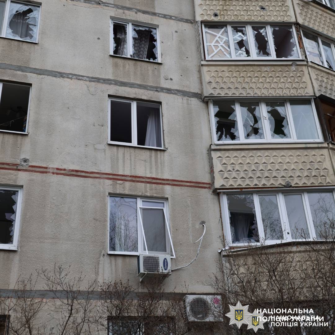 Дев’ятеро людей постраждали внаслідок ворожого удару по Харкову, серед них - дитина: поліцейські працюють на місцях влучань
