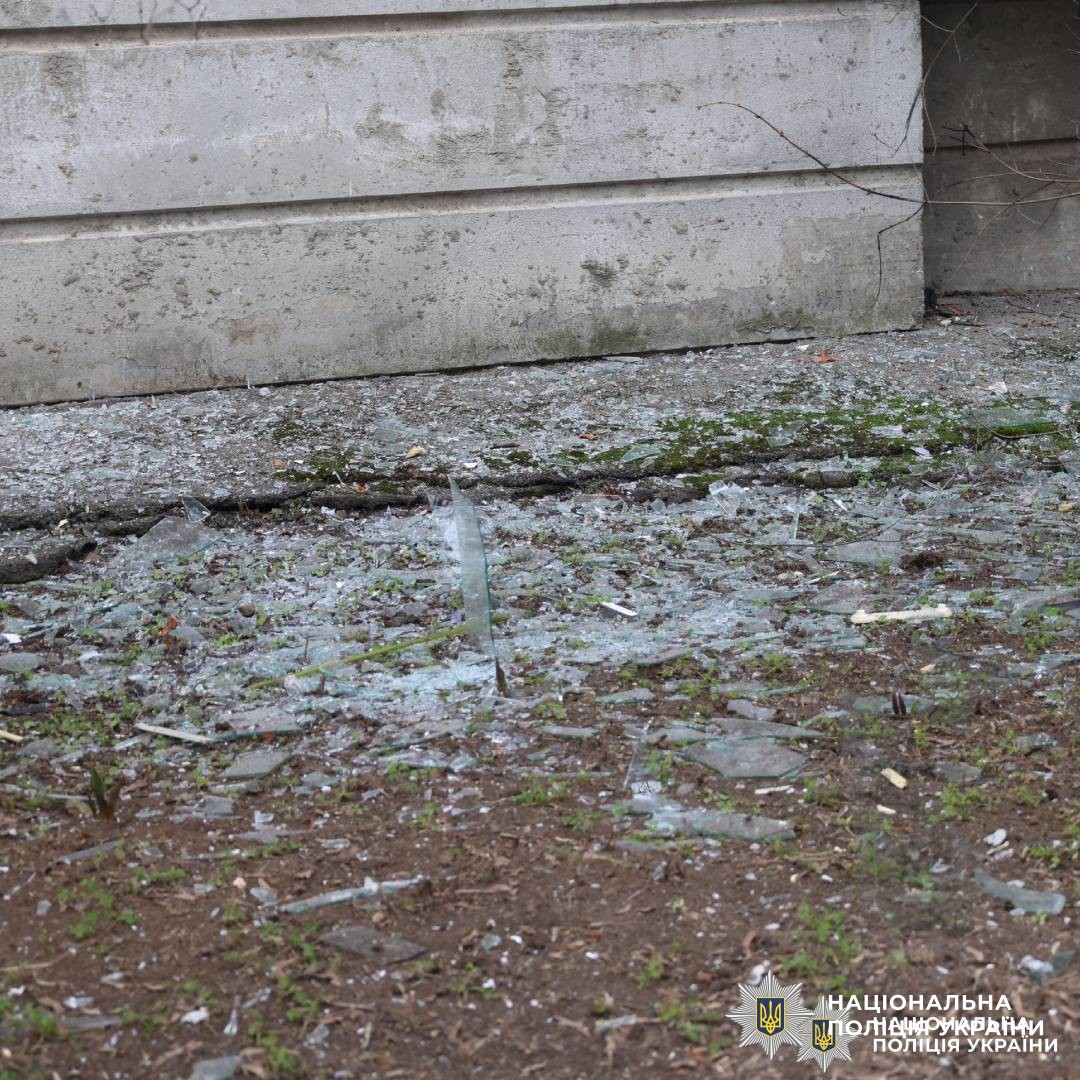 Дев’ятеро людей постраждали внаслідок ворожого удару по Харкову, серед них - дитина: поліцейські працюють на місцях влучань