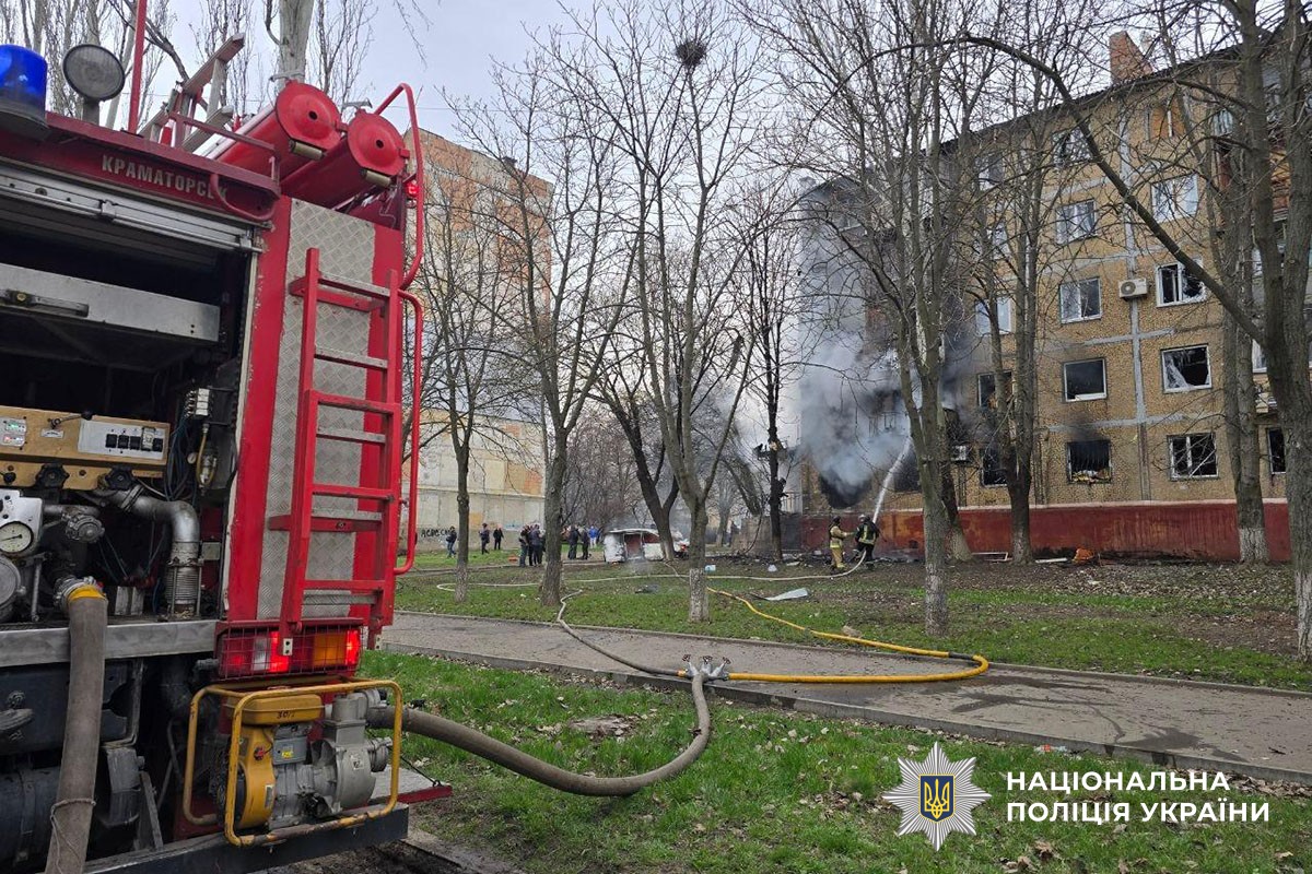 Горить багатоповерхівка