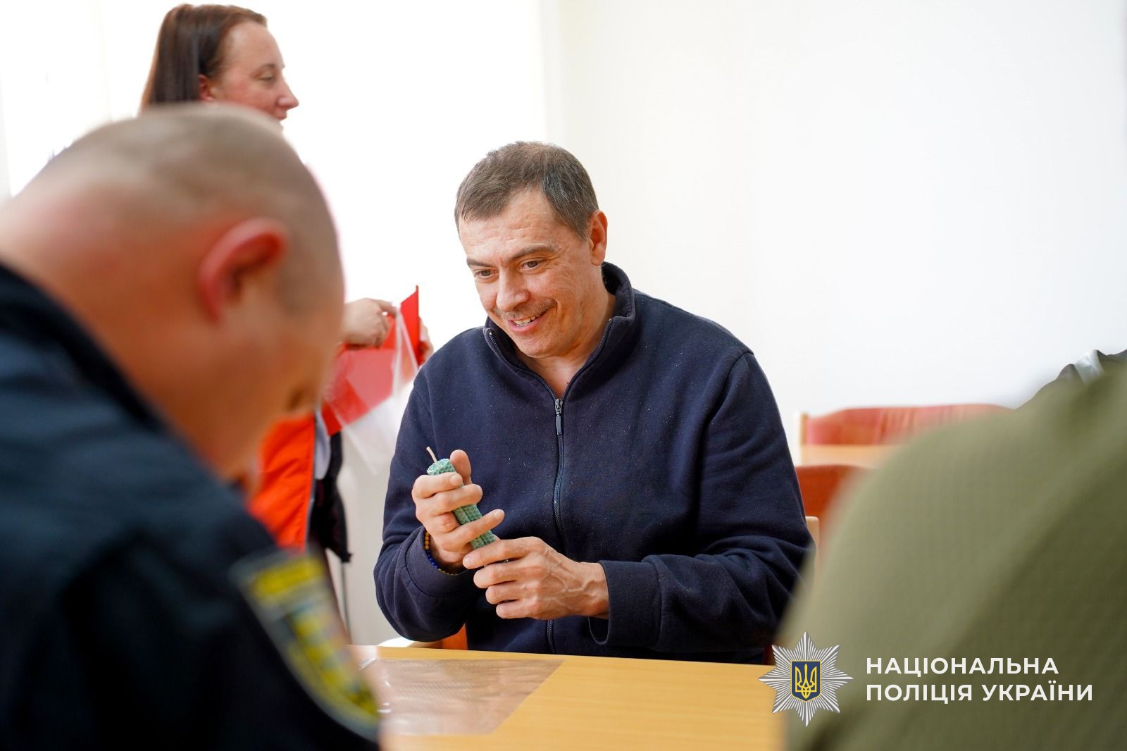 Народні традиції, що лікують: на Закарпатті Захисники виготовляли великодні елементи декору