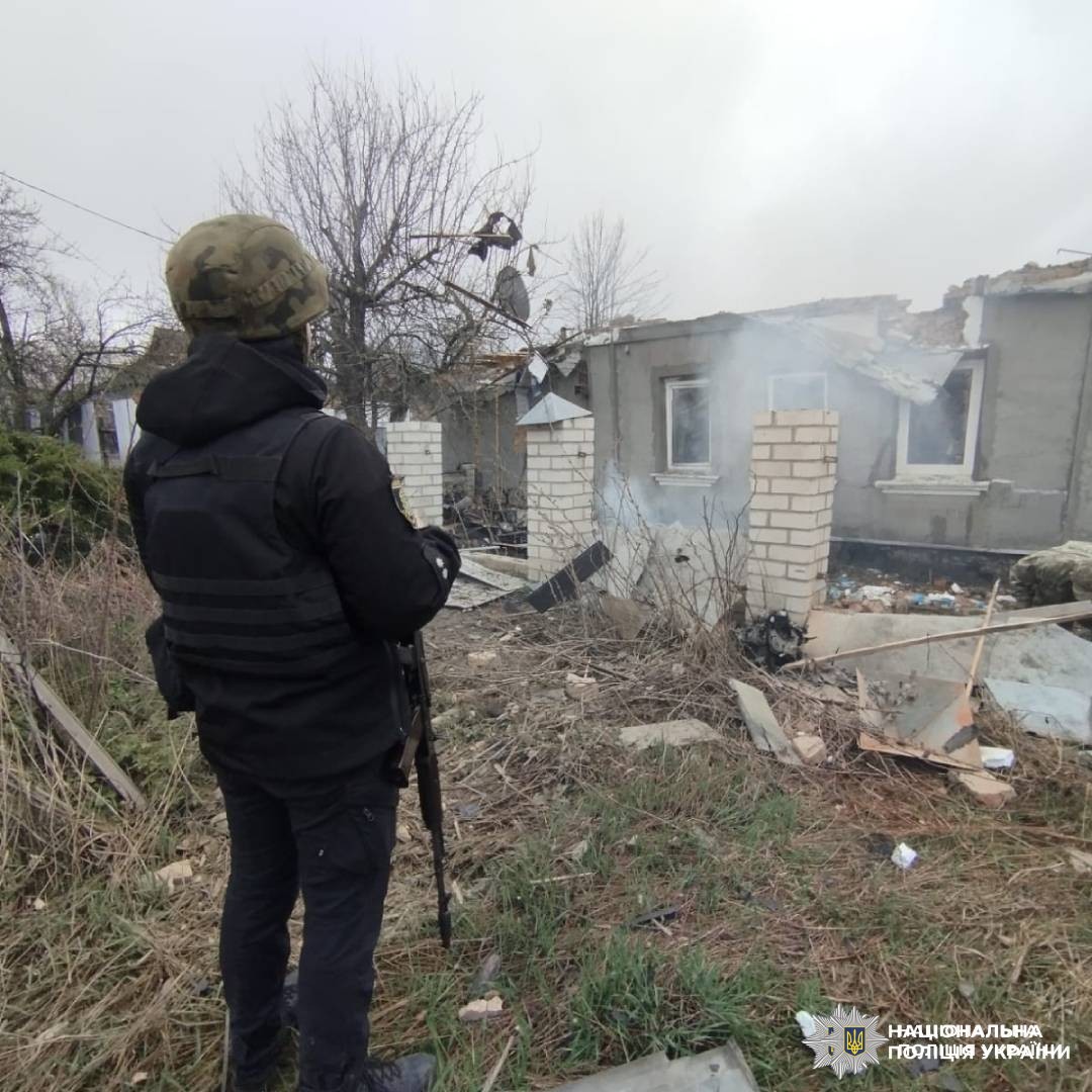 Через ворожі атаки на Харківщині одна людина загинула, троє постраждали: поліцейські задокументували наслідки воєнних злочинів