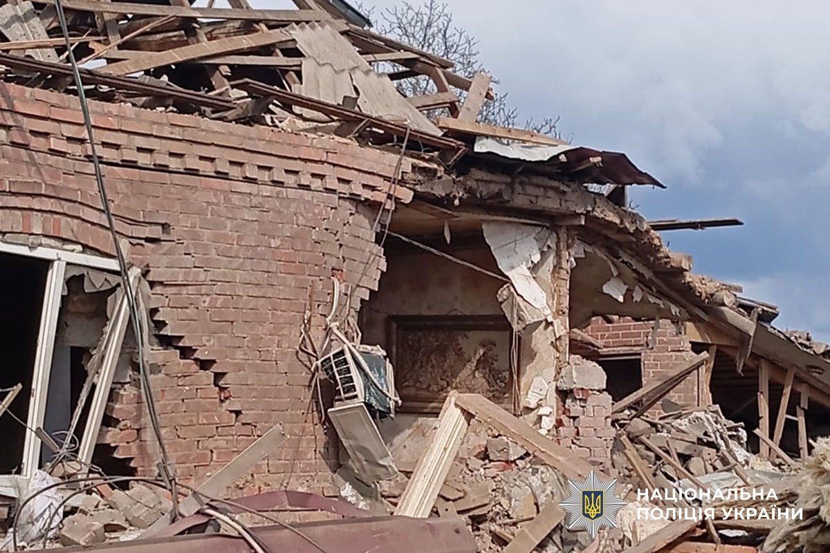 Зруйнований будинок