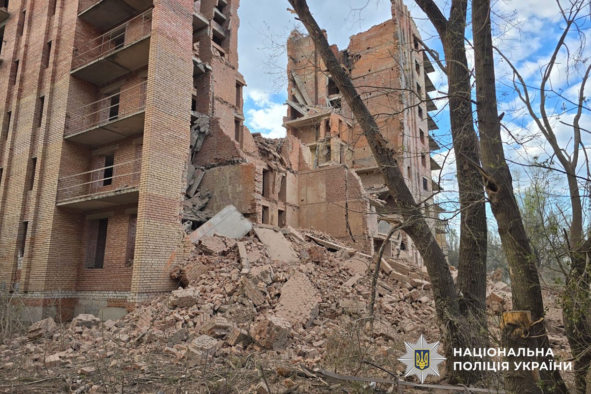 Зруйнований будинок