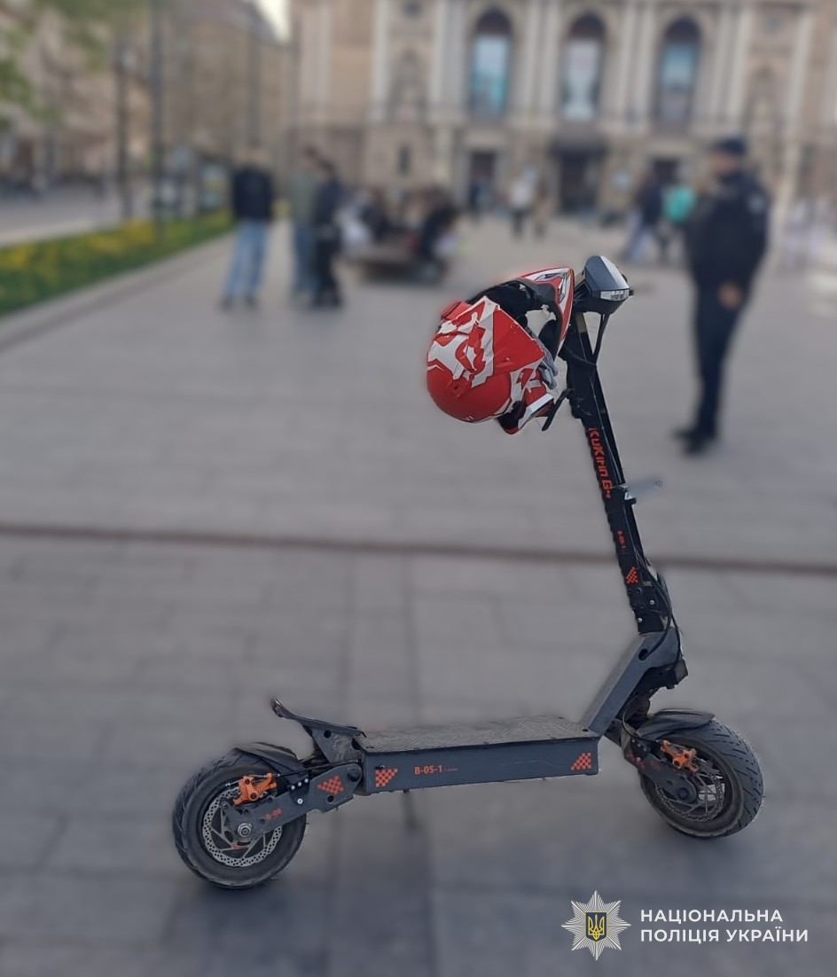 У Львові внаслідок наїзду електросамоката травмована дворічна дівчинка – поліцейські встановлюють обставини події