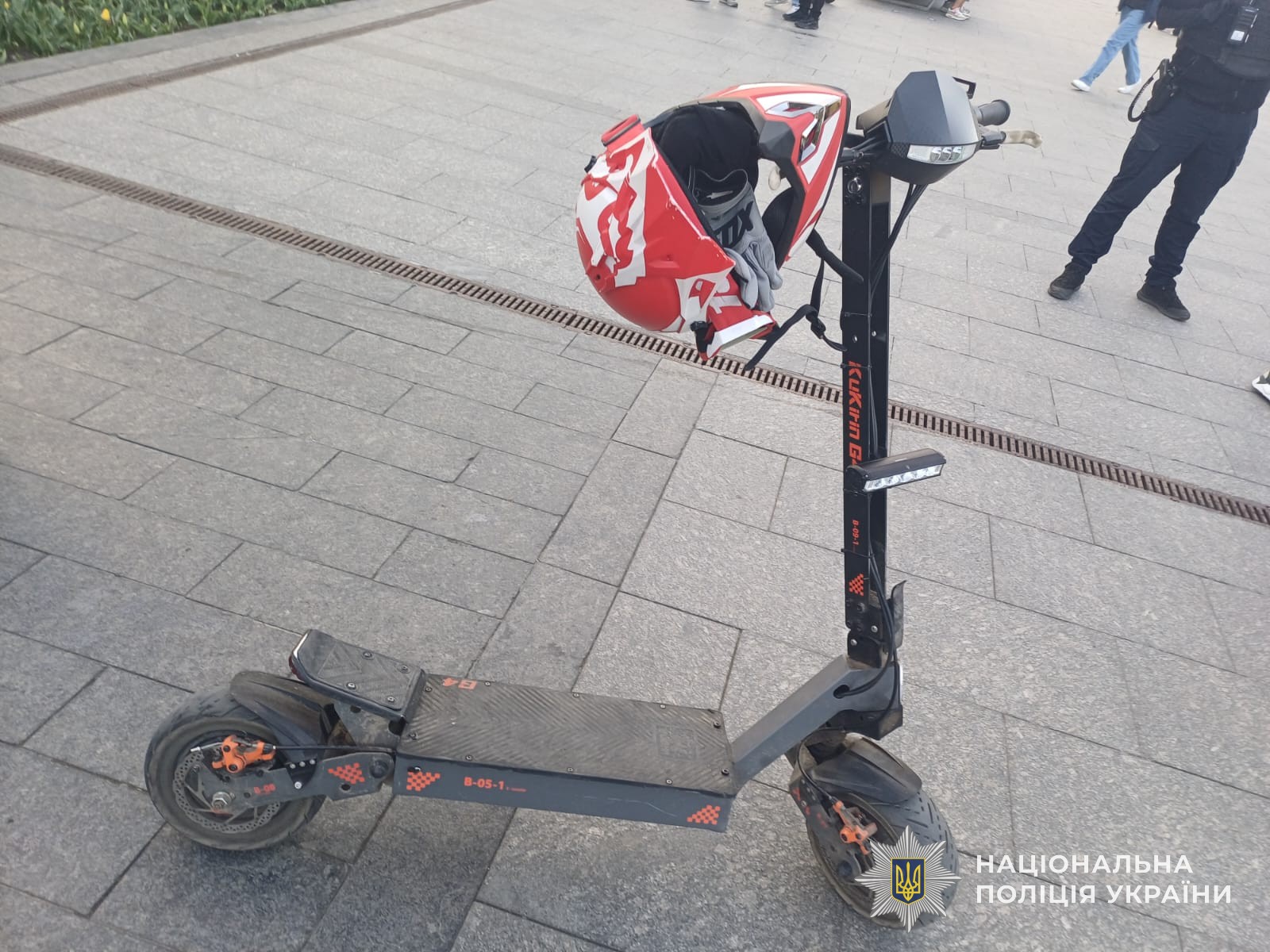 У Львові внаслідок наїзду електросамоката травмована дворічна дівчинка – поліцейські встановлюють обставини події