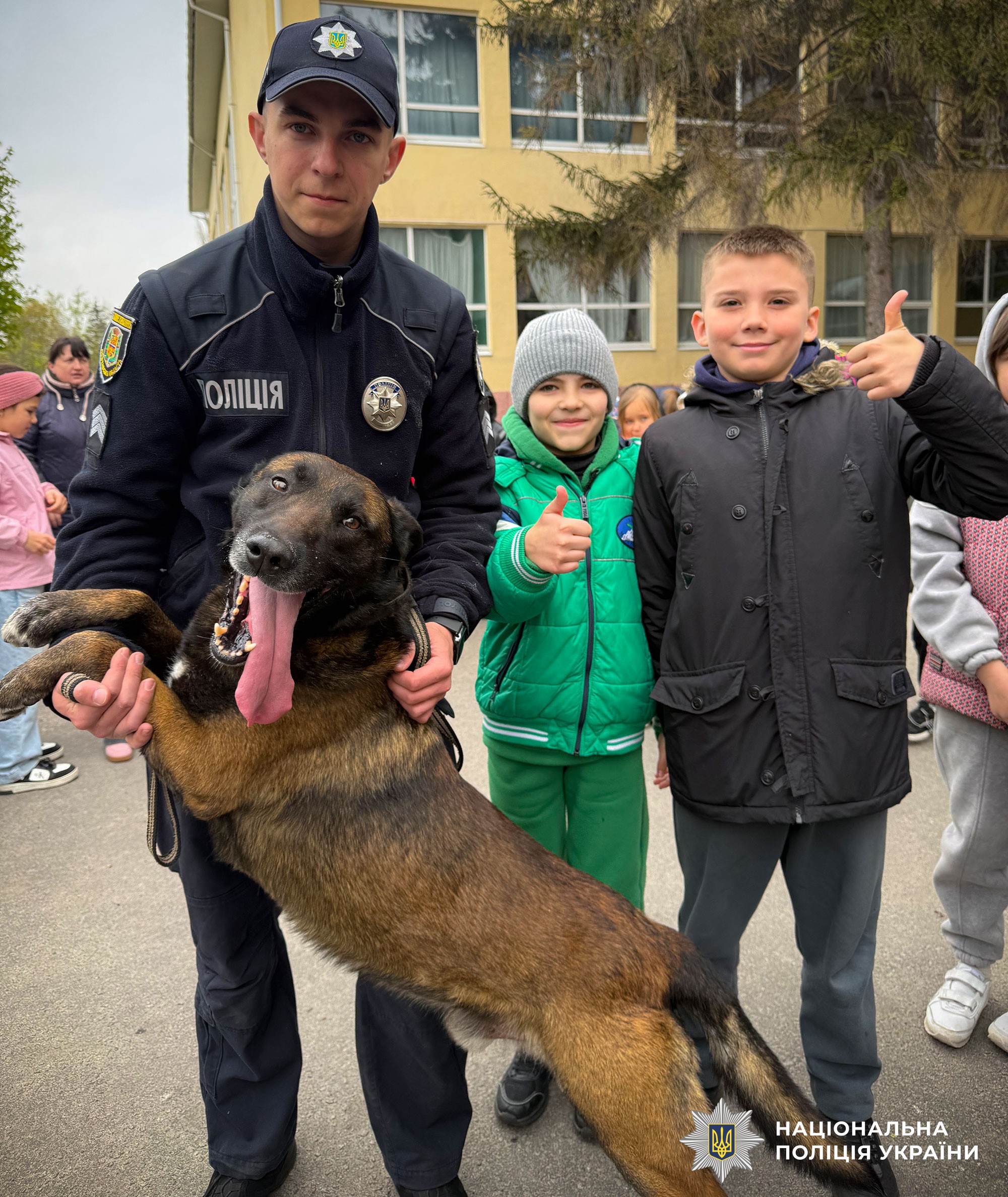 У Кременчуці поліцейські знайомили школярів з професією та навчали правил безпечної поведінки в умовах воєнного стану